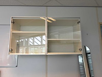 S+b - wandgemonteerde vitrinekast - afbeelding 1 van  3