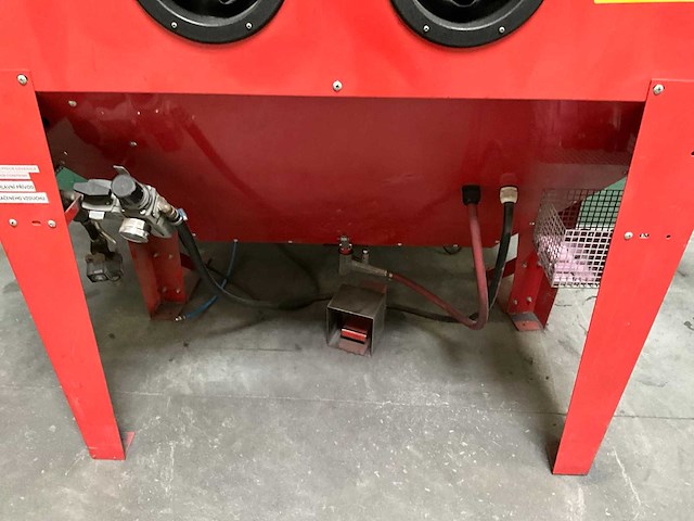 Sbc 420 zandopblaaskabinet - afbeelding 6 van  8