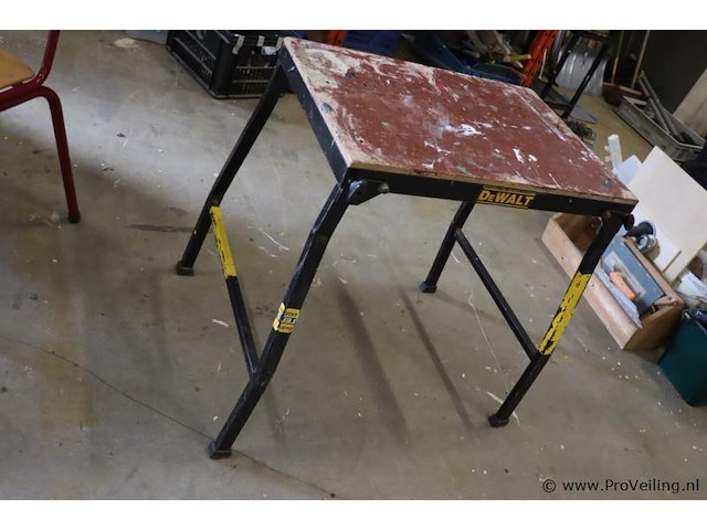 Sbd dewalt opvouwbare werktafel - afbeelding 1 van  6