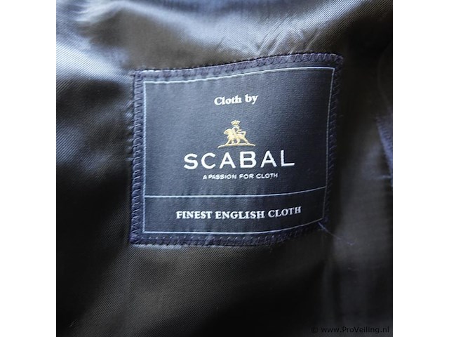 Scabal met hoogwaardig vakmanschap en gebruik van zeer luxe stoffen gemaakt maatpak - afbeelding 4 van  5