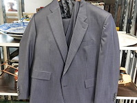 Scabal met hoogwaardig vakmanschap en gebruik van zeer luxe stoffen gemaakt maatpak - afbeelding 5 van  5