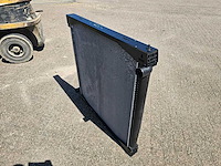 Scania - 10570465 - radiator - afbeelding 2 van  4