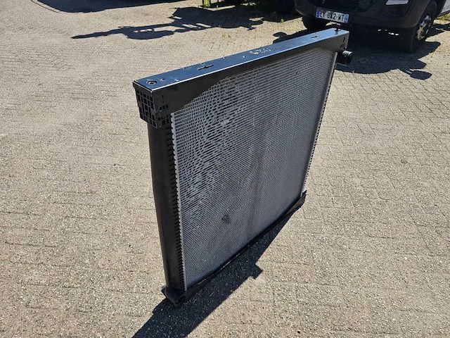 Scania - 10570465 - radiator - afbeelding 3 van  4