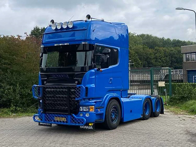 Scania - 2006 - r620 v8 - vrachtwagen - afbeelding 2 van  15