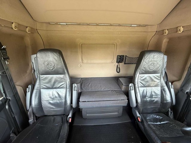 Scania - 2007 - r500 - steering pusher - manuel - retarder - leather - topline - vrachtwagen - afbeelding 18 van  28