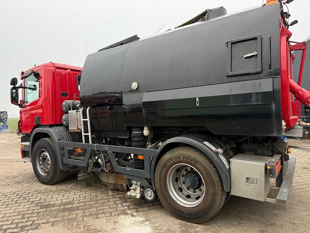 Scania - 2007 - veegmachine - vrachtwagen - afbeelding 6 van  19