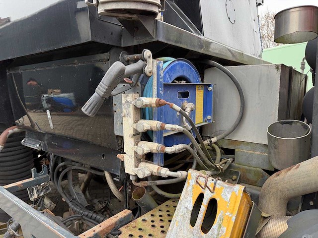 Scania - 2007 - veegmachine - vrachtwagen - afbeelding 17 van  19