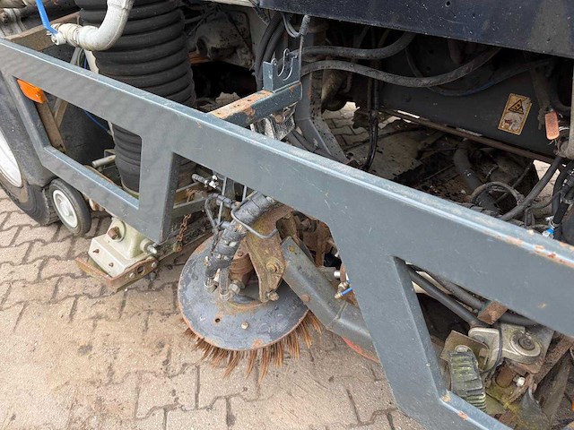 Scania - 2007 - veegmachine - vrachtwagen - afbeelding 18 van  19