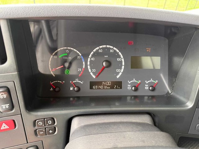 Scania - 2008 - r500 - steering pusher - leather - retarder - open exhaust - 16-bhx-7 - vrachtwagen - afbeelding 23 van  28