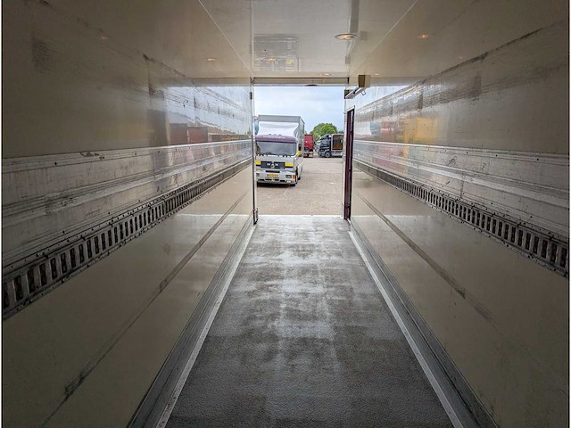 Scania - 2012 - p230 - vrachtwagen - afbeelding 37 van  49