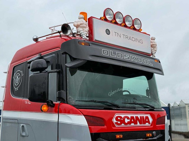 Scania - 2012 - r560 v8 - vrachtwagen - show - top - leren stoelen - retarder - handgeschakeld - afbeelding 4 van  24