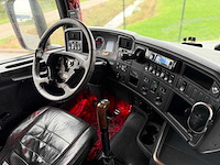 Scania - 2012 - r560 v8 - vrachtwagen - show - top - leren stoelen - retarder - handgeschakeld - afbeelding 18 van  24