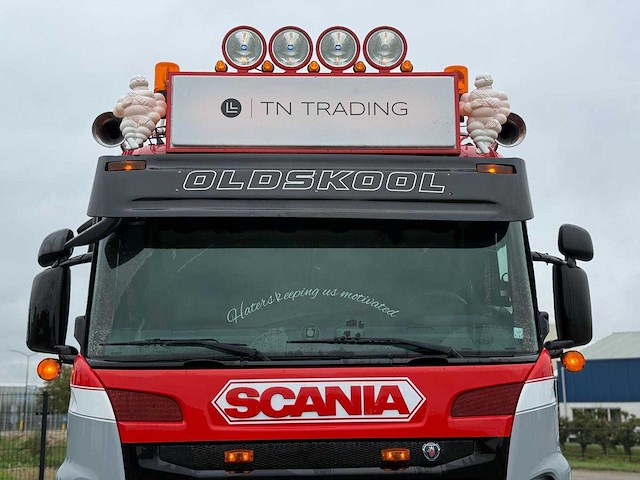 Scania - 2012 - r560 v8 - vrachtwagen - show - top - leren stoelen - retarder - handgeschakeld - afbeelding 23 van  24