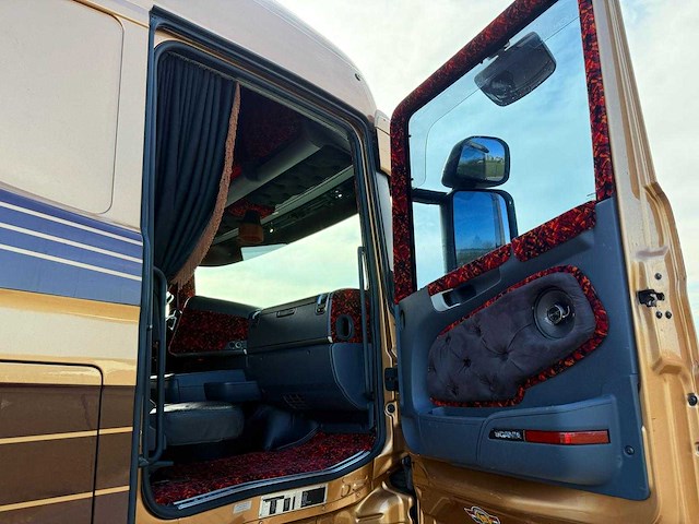 Scania - 2013 - r730 - 61-bst-4 - v8, showtruck vollucht, retarder, hydrauliek, boogie, alu wielen, leer - afbeelding 27 van  33