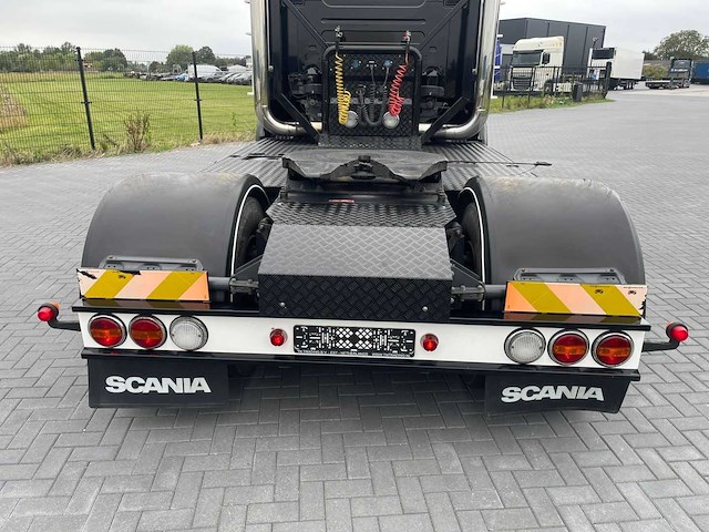 Scania - 2015 - r520 - show truck - retarder - leather seats - manuel - nl kenteken 84-bfv-4 - afbeelding 3 van  28