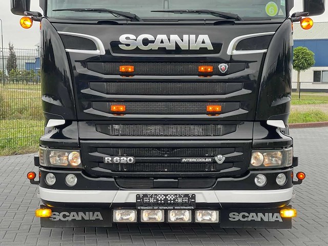 Scania - 2015 - r520 - show truck - retarder - leather seats - manuel - nl kenteken 84-bfv-4 - afbeelding 17 van  28