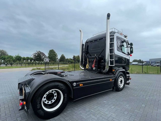 Scania - 2015 - r520 - show truck - retarder - leather seats - manuel - nl kenteken 84-bfv-4 - afbeelding 2 van  29