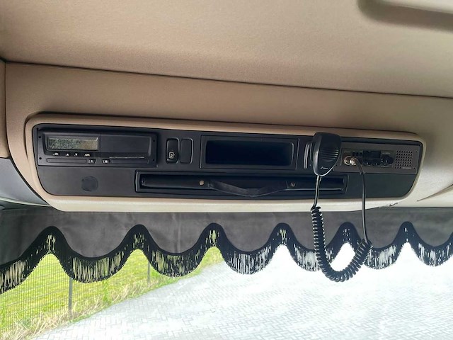Scania - 2015 - r520 - show truck - retarder - leather seats - manuel - nl kenteken 84-bfv-4 - afbeelding 9 van  29
