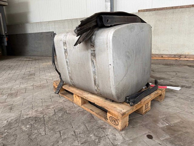 Scania - 2017 - r520 - brandstoftank - afbeelding 1 van  3