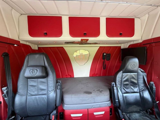 Scania - 2017 - s500 - showtruck - gestuurd - leer - 82-brz-5 - vrachtwagen - afbeelding 24 van  30
