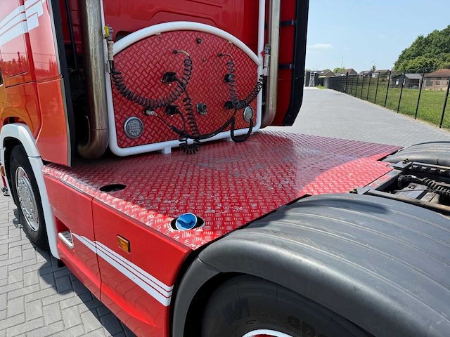 Scania - 2017 - s500 - showtruck - gestuurd - leer - 82-brz-5 - vrachtwagen - afbeelding 5 van  29