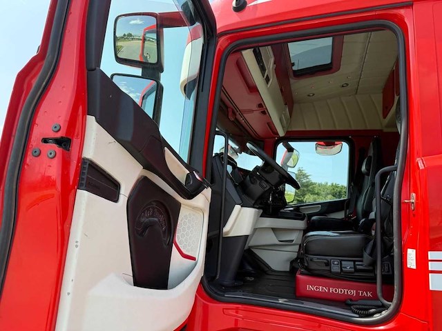 Scania - 2017 - s500 - showtruck - gestuurd - leer - 82-brz-5 - vrachtwagen - afbeelding 10 van  29
