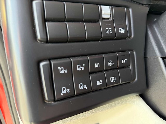 Scania - 2017 - s500 - showtruck - gestuurd - leer - 82-brz-5 - vrachtwagen - afbeelding 16 van  29