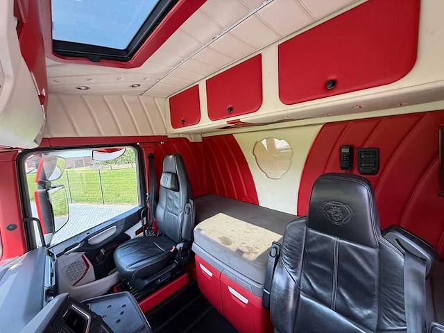 Scania - 2017 - s500 - showtruck - gestuurd - leer - 82-brz-5 - vrachtwagen - afbeelding 19 van  30