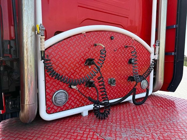 Scania - 2017 - s500 - showtruck - gestuurd - leer - 82-brz-5 - afbeelding 8 van  30