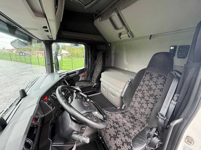Scania - 2018 - r450 - retarder - twee tanks - gestuurde voorloper - top - vrachtwagen - afbeelding 16 van  30