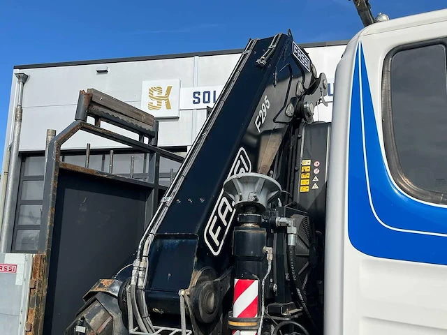 Scania - 6x2*4 - dag cabine - lll - fassi laadkraan - g410 - 2016 - vrachtwagen - afbeelding 7 van  29