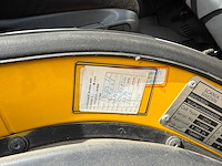 Scania - 94g 220 veegtruck - vrachtwagen - afbeelding 12 van  32