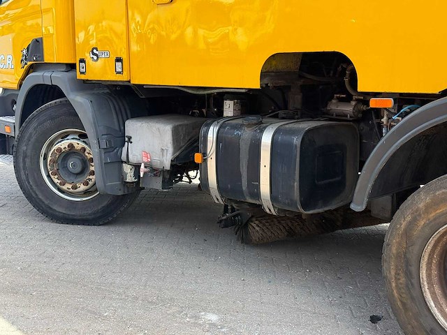 Scania - 94g 220 veegtruck - vrachtwagen - afbeelding 23 van  32