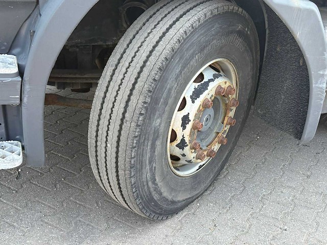 Scania - 94g 220 veegtruck - vrachtwagen - afbeelding 25 van  32