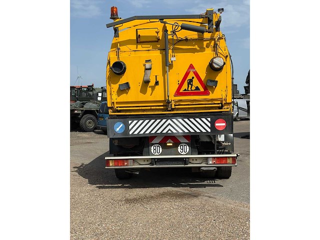 Scania - 94g 220 veegtruck - vrachtwagen - afbeelding 3 van  32