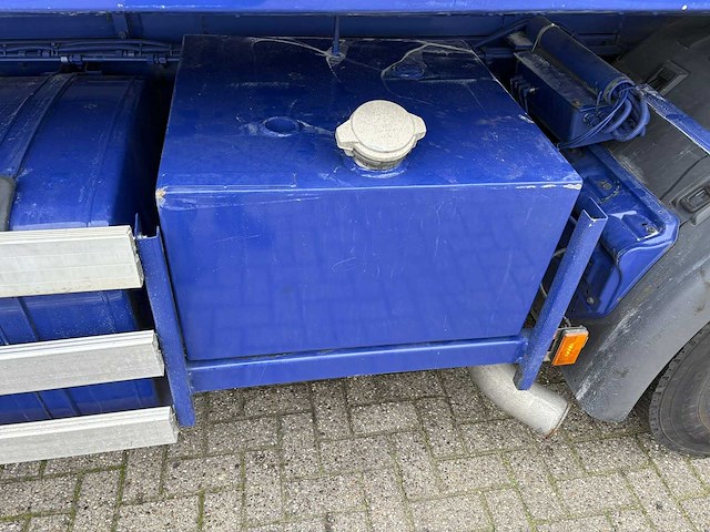 Scania - g 360 b - 2010 - 24.400l tankwagen 4 compartimenten - vrachtwagen - afbeelding 14 van  23