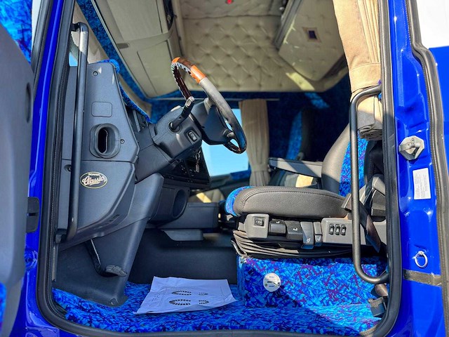 Scania - r500 v8 - showtruck - vollucht - gestuurd - retarder - 2006 - vrachtwagen - afbeelding 2 van  22
