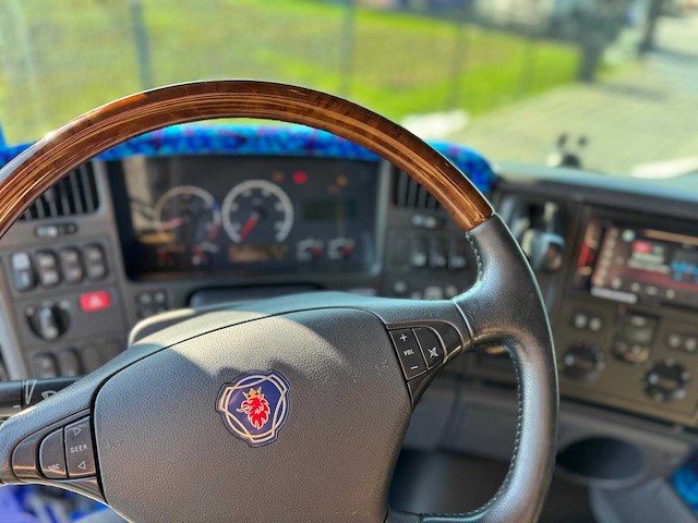 Scania - r500 v8 - showtruck - vollucht - gestuurd - retarder - 2006 - vrachtwagen - afbeelding 4 van  22