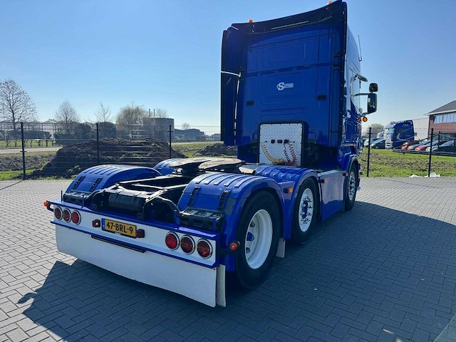 Scania - r500 v8 - showtruck - vollucht - gestuurd - retarder - 2006 - vrachtwagen - afbeelding 21 van  22