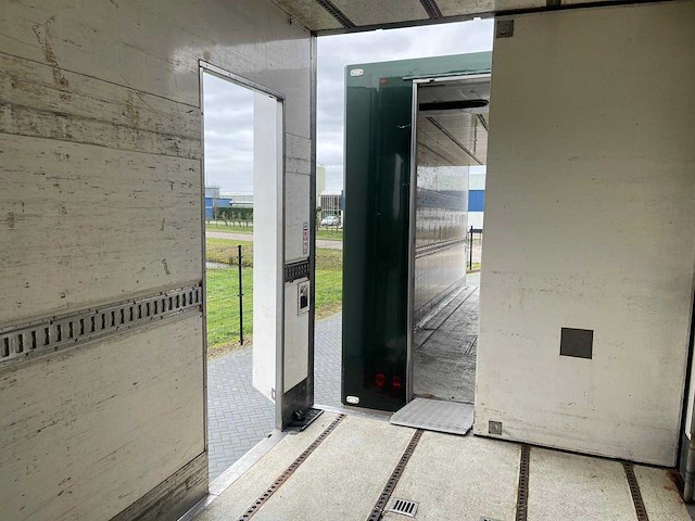 Scania - r520 - 2015 - 32-bfp-5 - flower combi, valve, completely, full air - afbeelding 37 van  47