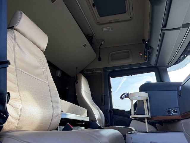 Scania - r520 - 2015 - 6x4 - bb-804-z - vrachtwagen - afbeelding 20 van  28