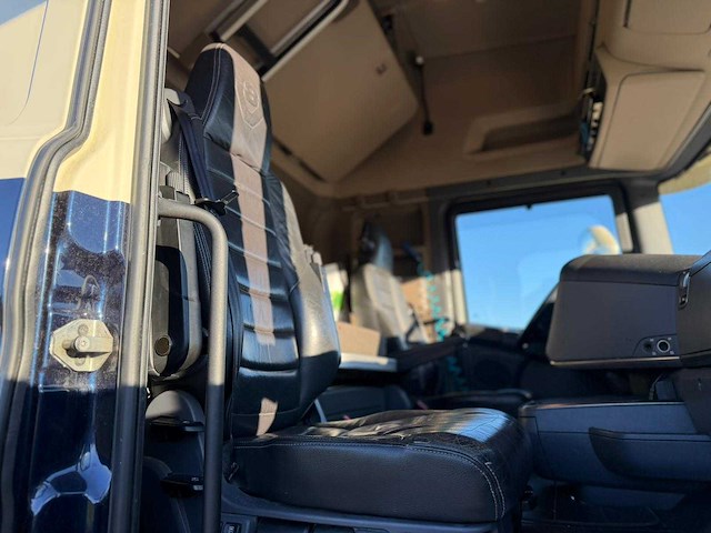 Scania - r520 - v8 - retarder - vollucht - smart 2 tacho - 2015 - vrachtwagen - afbeelding 9 van  30