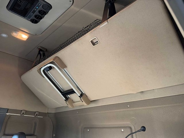 Scania - r520 - v8 - retarder - vollucht - smart 2 tacho - 2015 - vrachtwagen - afbeelding 13 van  30