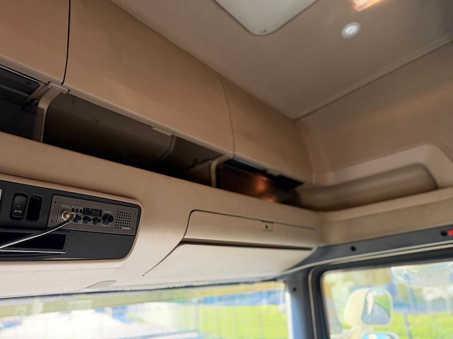 Scania - r520 - v8 - retarder - vollucht - smart 2 tacho - 2015 - vrachtwagen - afbeelding 14 van  30