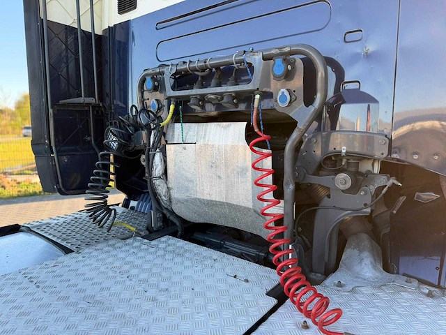 Scania - r520 - v8 - retarder - vollucht - smart 2 tacho - 2015 - vrachtwagen - afbeelding 17 van  30
