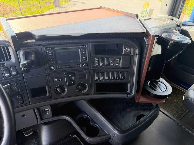 Scania - r580 - v8 - 6x2/4 - vollucht - retarder - 2017 - vrachtwagen - afbeelding 10 van  27