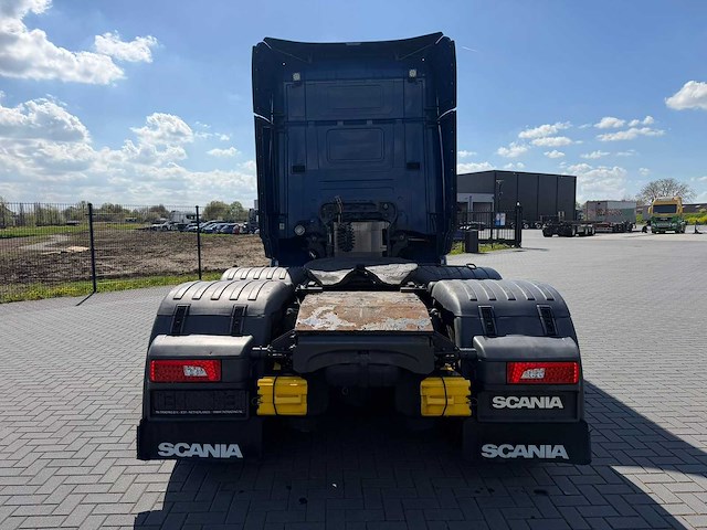 Scania - r580 - v8 - 6x2/4 - vollucht - retarder - 2017 - vrachtwagen - afbeelding 26 van  27