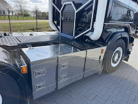 Scania - r580 v8 - showtruck - manual - retarder - boogie - 2005 - vrachtwagen - afbeelding 2 van  24