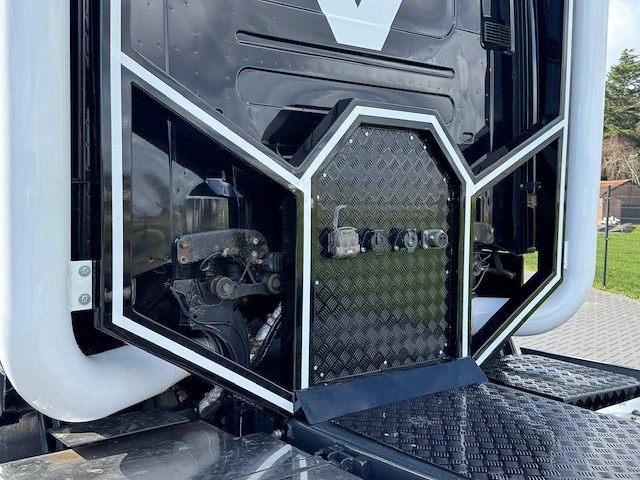 Scania - r580 v8 - showtruck - manual - retarder - boogie - 2005 - vrachtwagen - afbeelding 4 van  24
