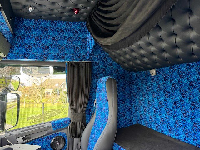 Scania - r580 v8 - showtruck - manual - retarder - boogie - 2005 - vrachtwagen - afbeelding 9 van  24